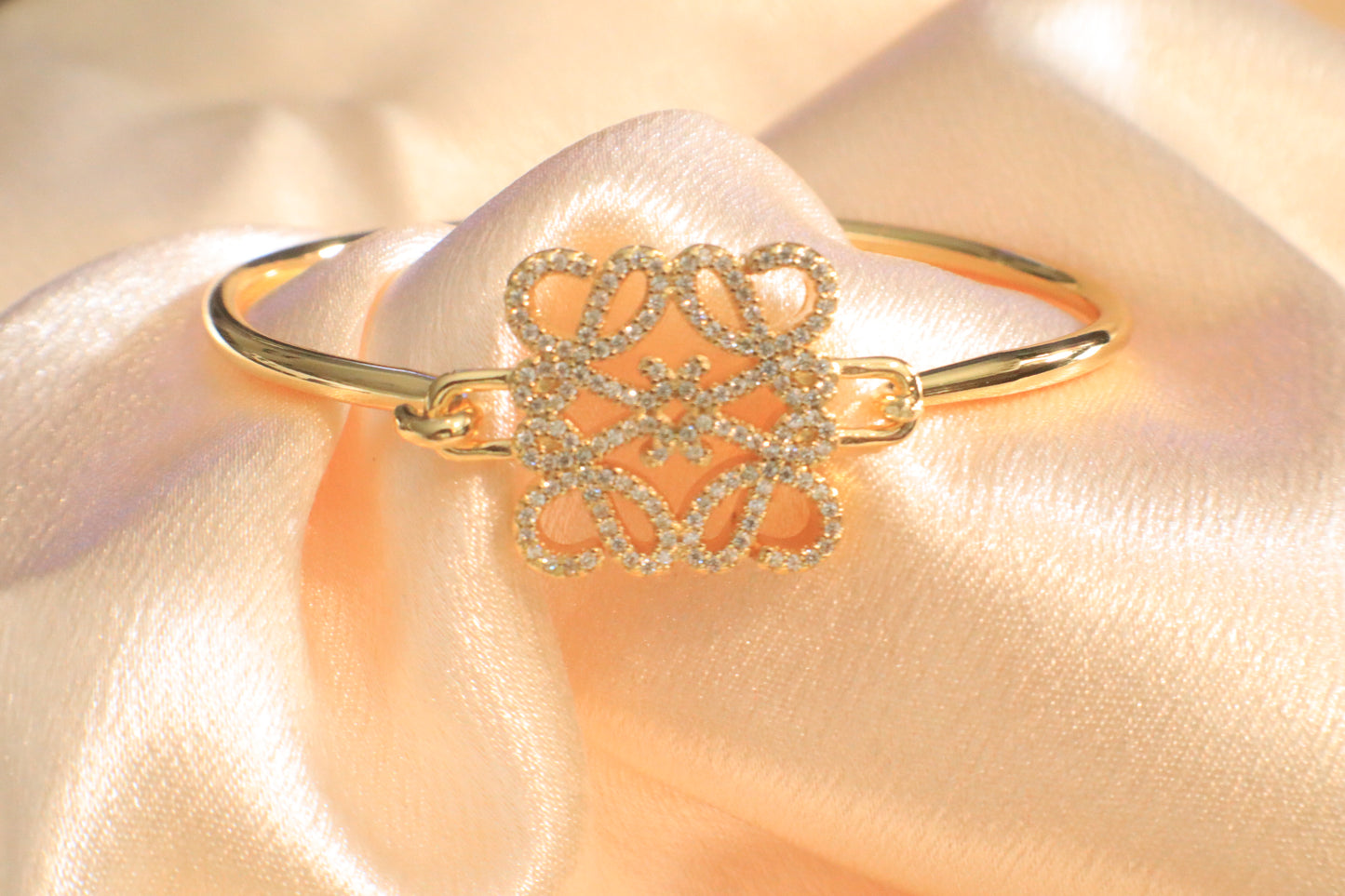Twist & Trend | Bangle Collections