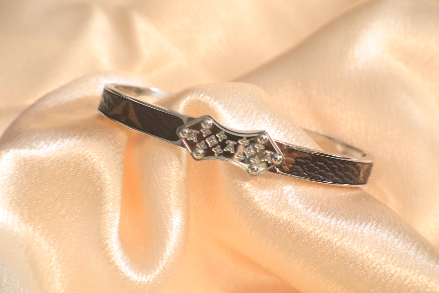 Twist & Trend | Bangle Collections