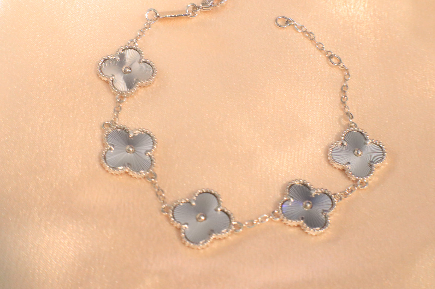 Lucky Blossom Bracelet | Stainless steel Silver-Plated Gold-Plated 18k