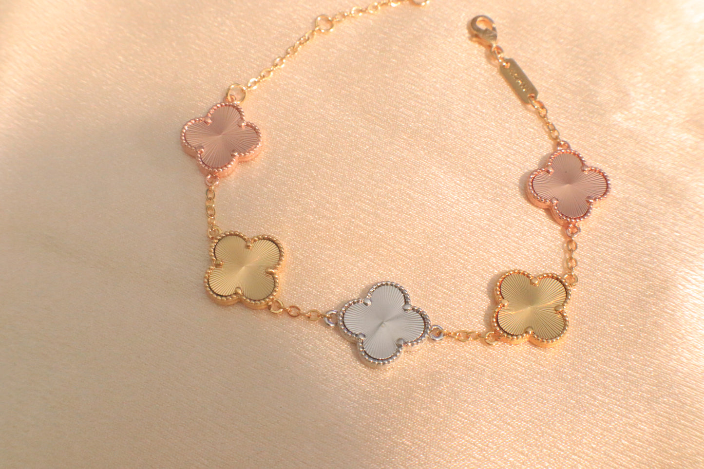 Lucky Blossom Bracelet | Stainless steel Silver-Plated Gold-Plated 18k