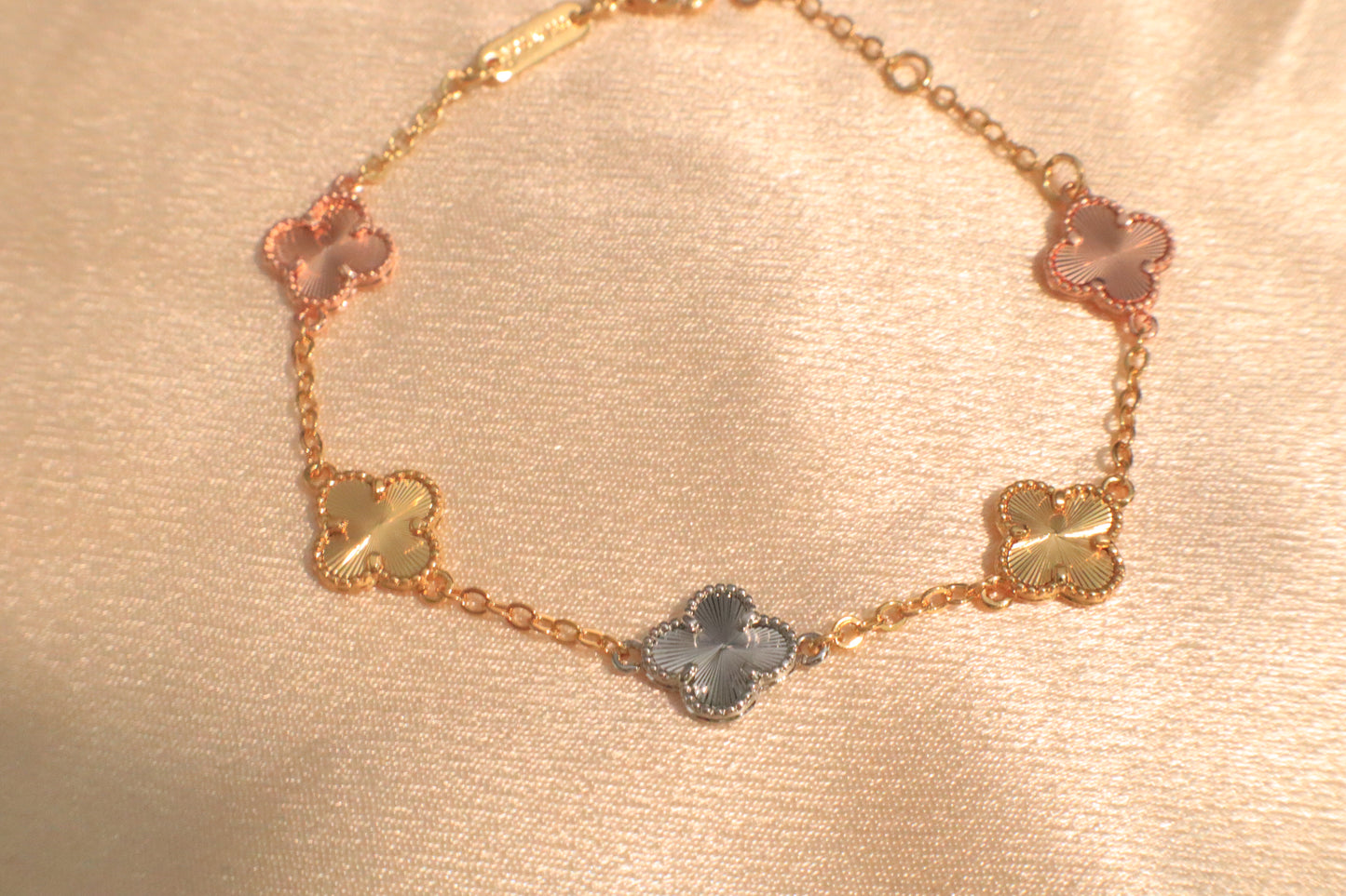 10mm Lucky Blossom Bracelet | 18k Plated Gold | Stainless Steel | Hypoallergenic