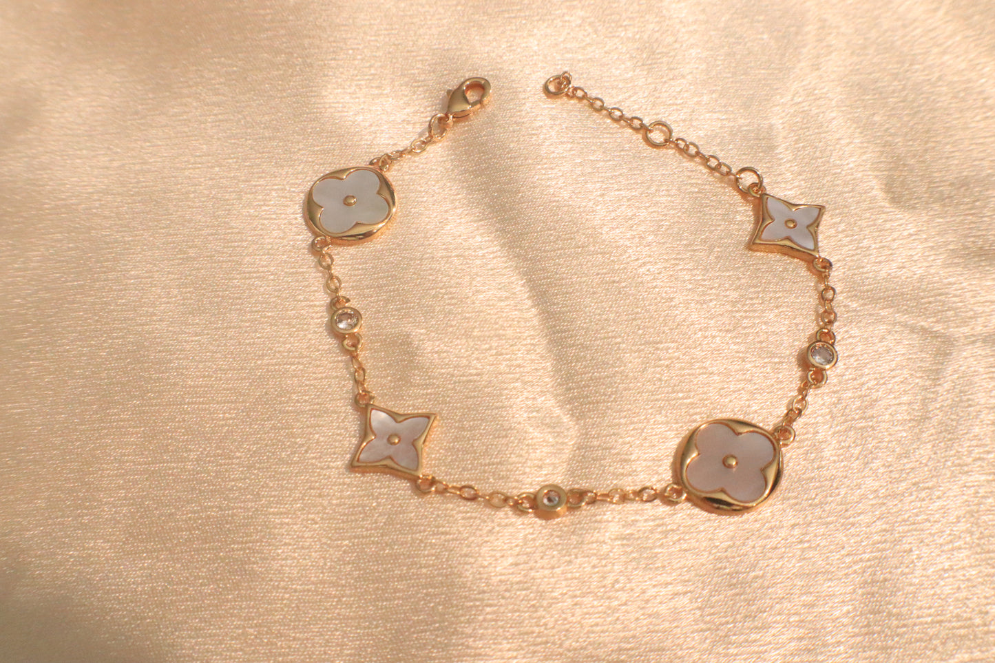 Lucky Blossom Bracelet | Stainless steel Silver-Plated Gold-Plated 18k