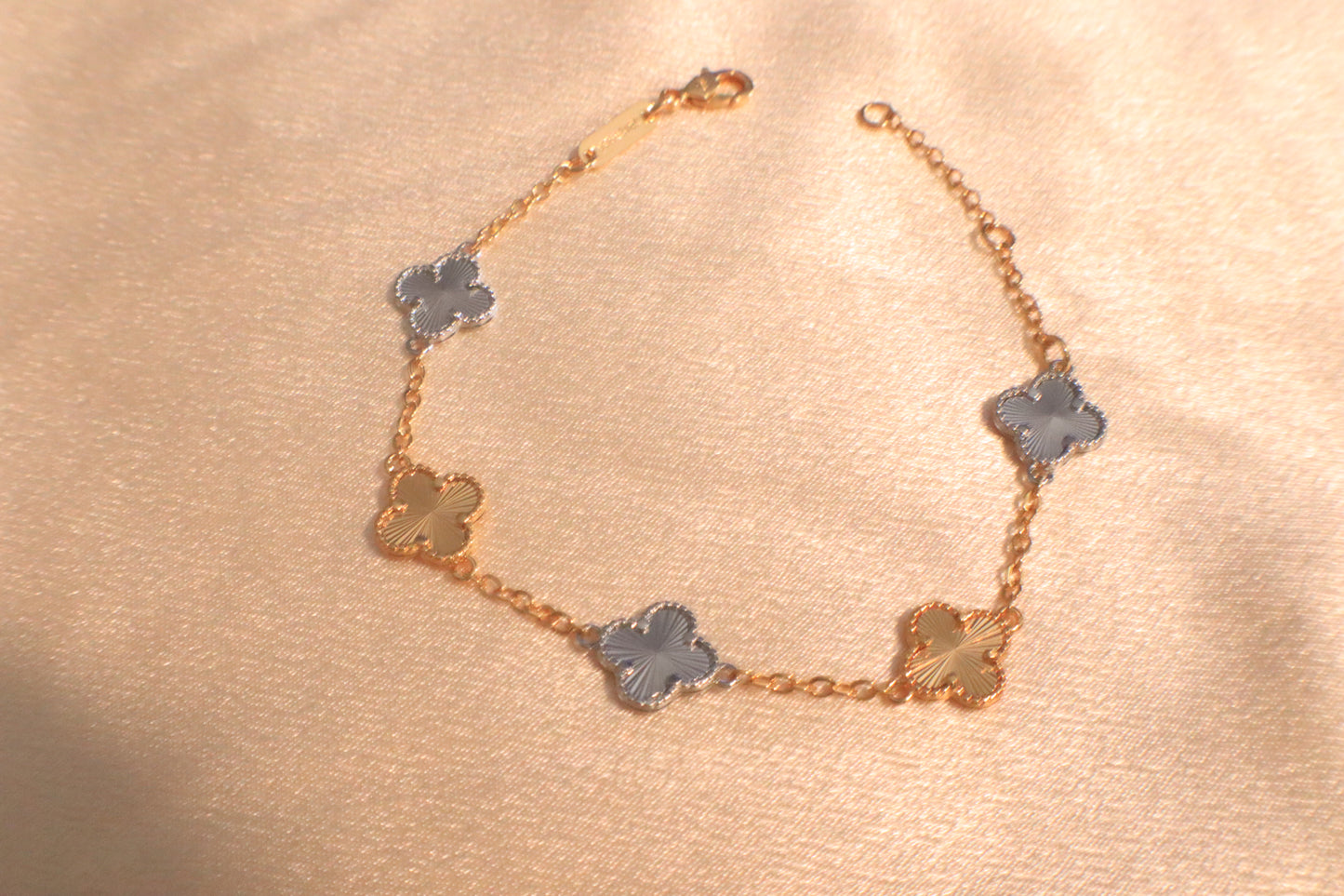 Lucky Blossom Bracelet | Stainless steel Silver-Plated Gold-Plated 18k