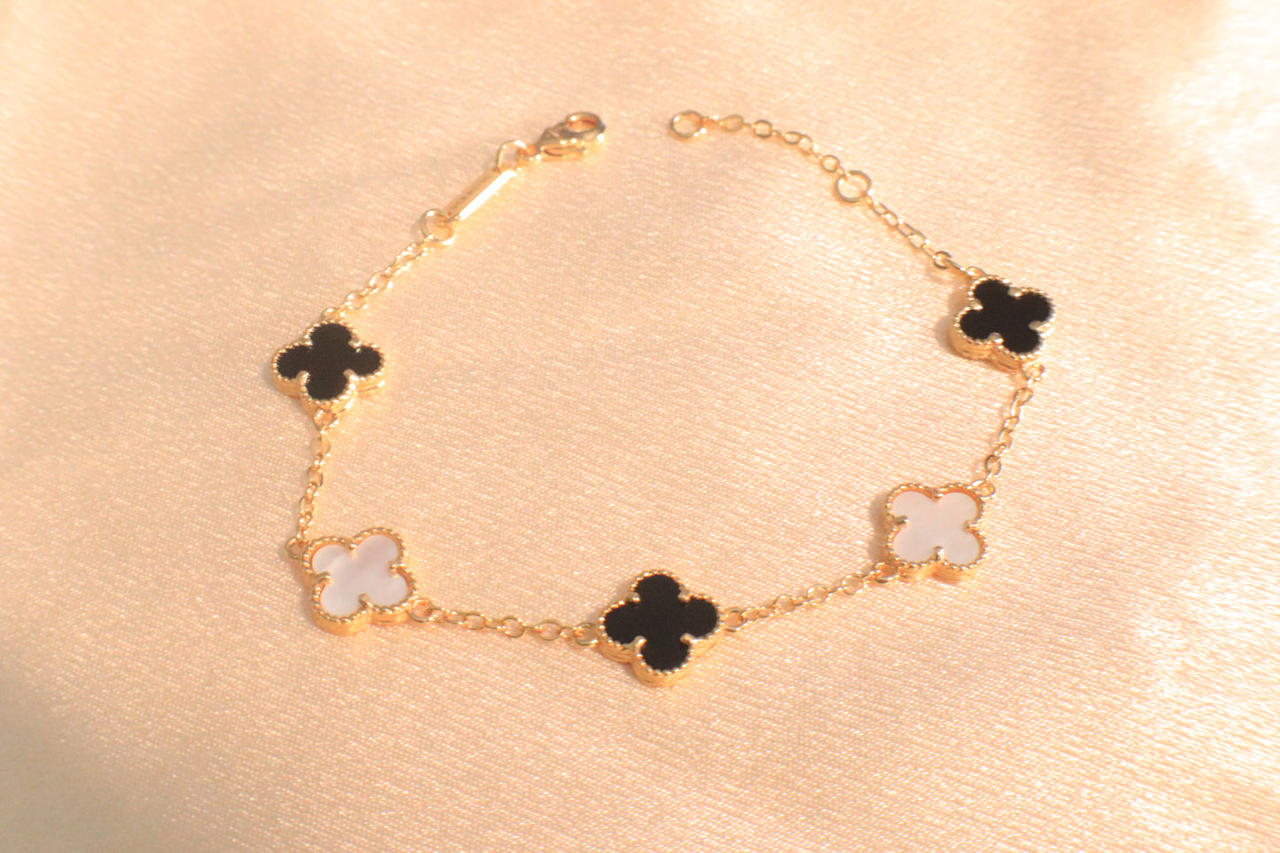 Lucky Blossom Bracelet | Stainless steel Silver-Plated Gold-Plated 18k