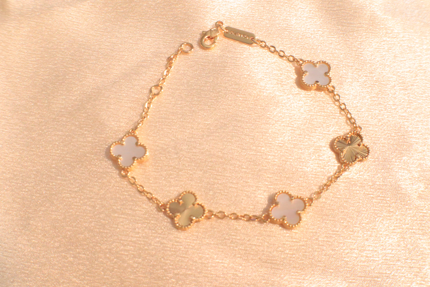 Lucky Blossom Bracelet | Stainless steel Silver-Plated Gold-Plated 18k