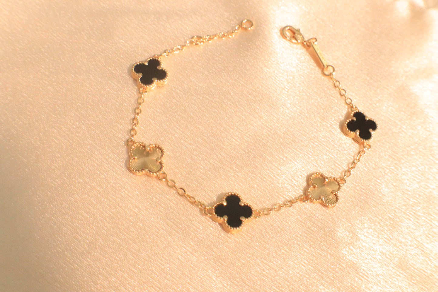 Lucky Blossom Bracelet | Stainless steel Silver-Plated Gold-Plated 18k