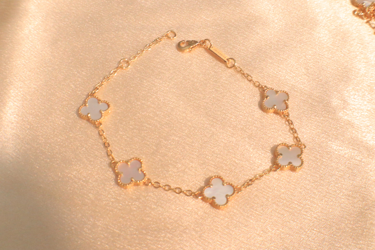 Lucky Blossom Bracelet | Stainless steel Silver-Plated Gold-Plated 18k