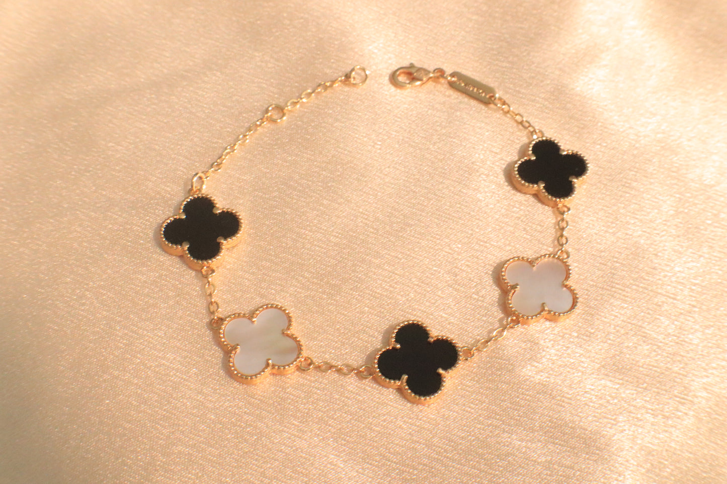 Lucky Blossom Bracelet | Stainless steel Silver-Plated Gold-Plated 18k