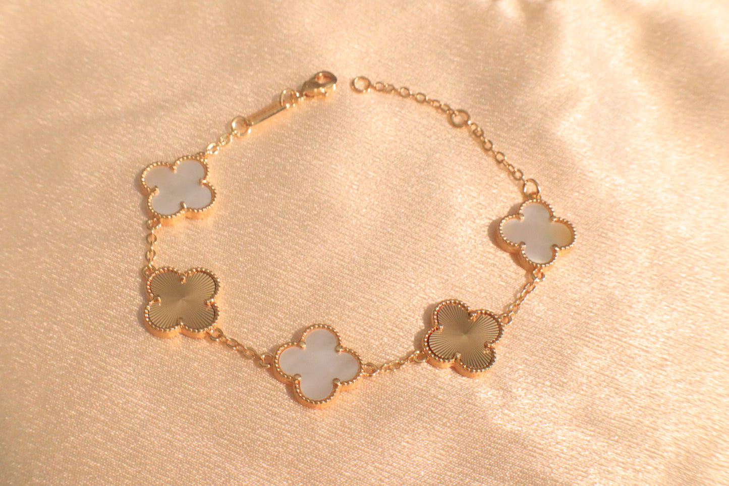 Lucky Blossom Bracelet | Stainless steel Silver-Plated Gold-Plated 18k