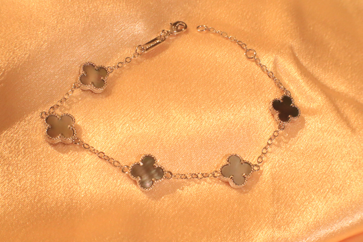 Lucky Blossom Bracelet | Stainless steel Silver-Plated Gold-Plated 18k