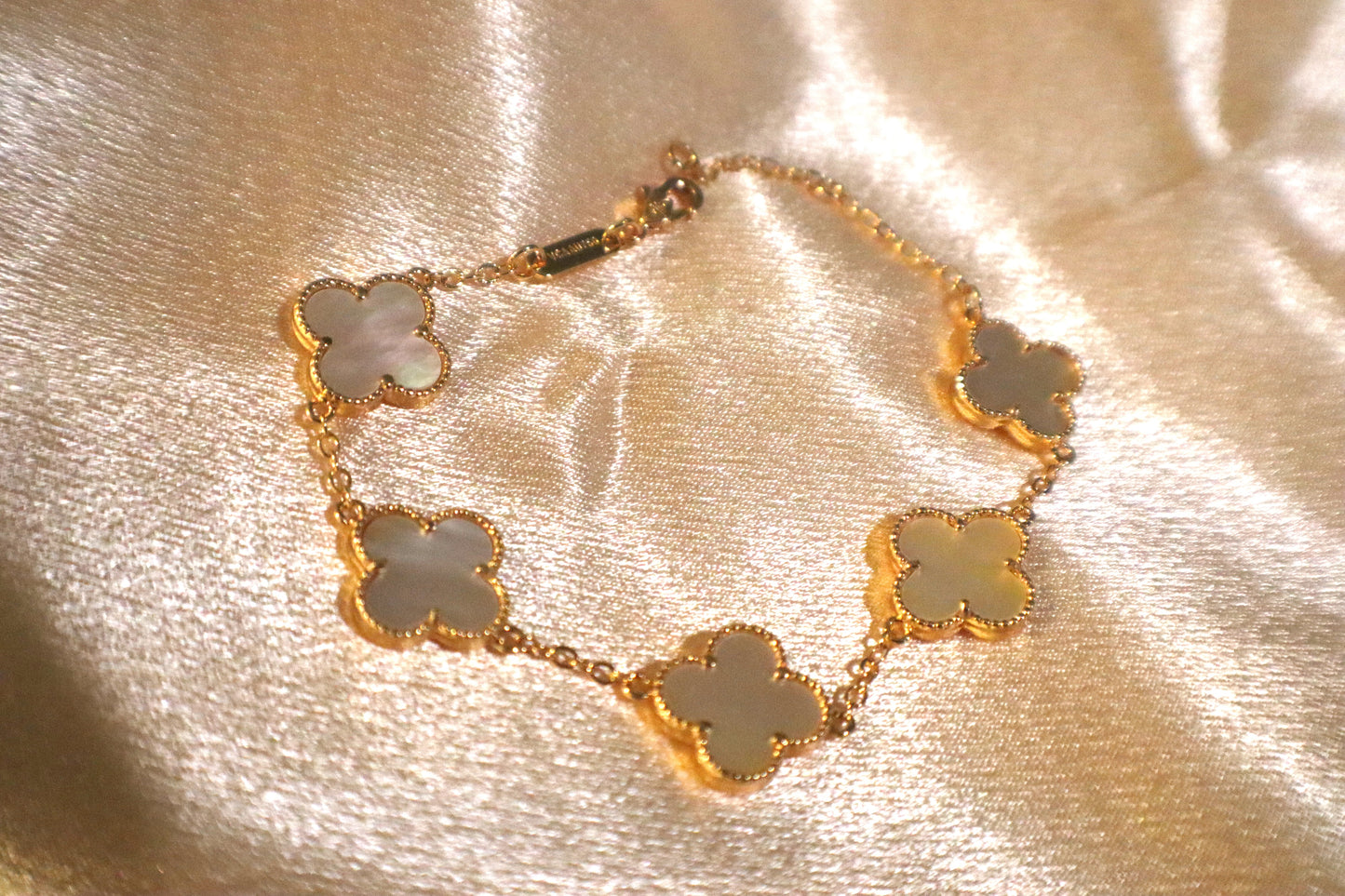 Lucky Blossom Bracelet | Stainless steel Silver-Plated Gold-Plated 18k