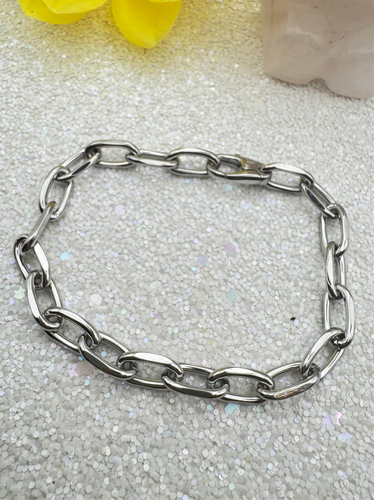 143 Simple Chunky Paperclip Bracelet