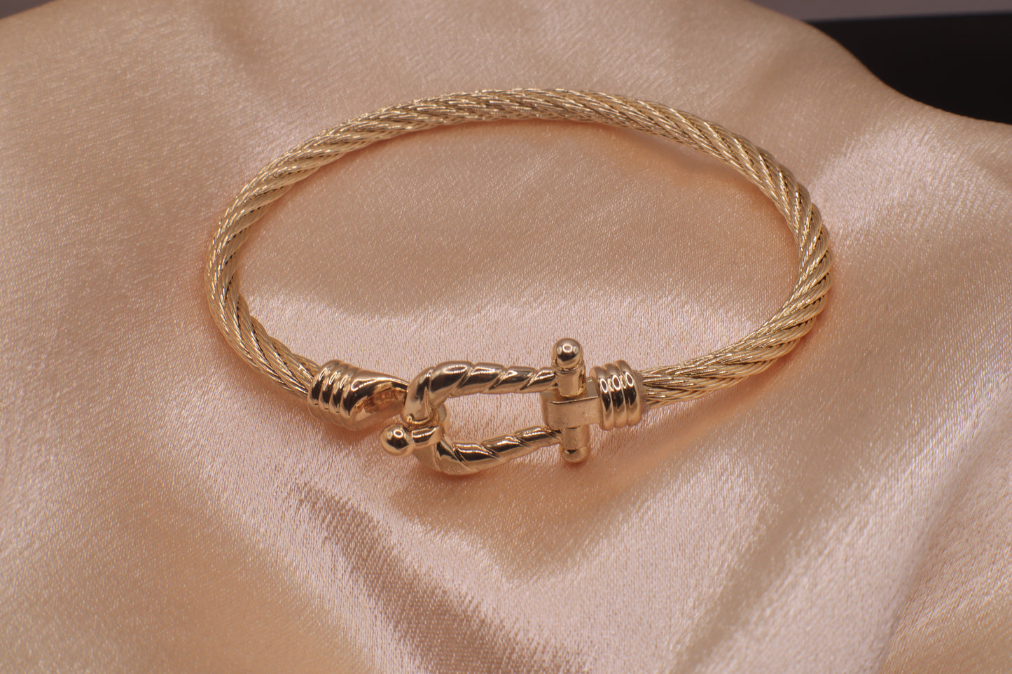 Horseshoe Twisted Bangle