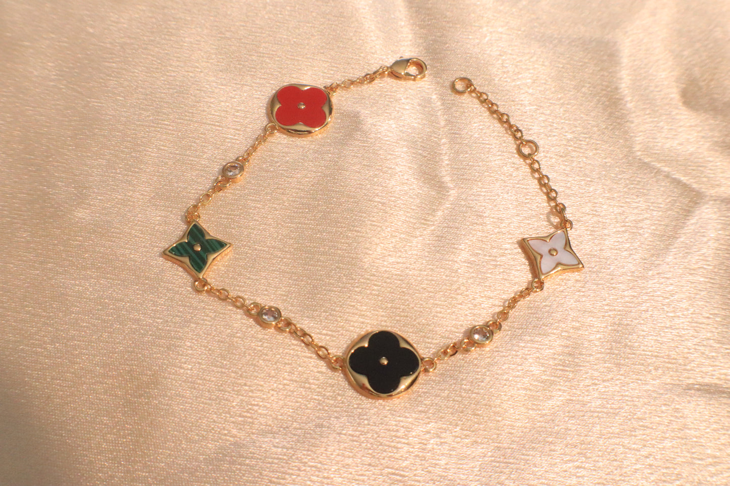 Blossom Bracelet | 18k Plated Gold | Stainless Steel | Hypoallergenic