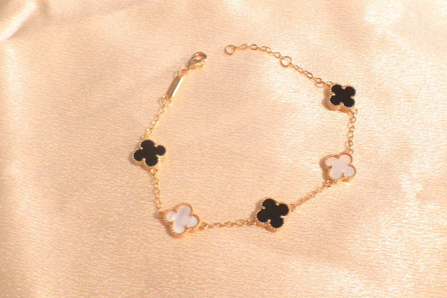 10mm Lucky Blossom Bracelet | 18k Plated Gold | Stainless Steel | Hypoallergenic