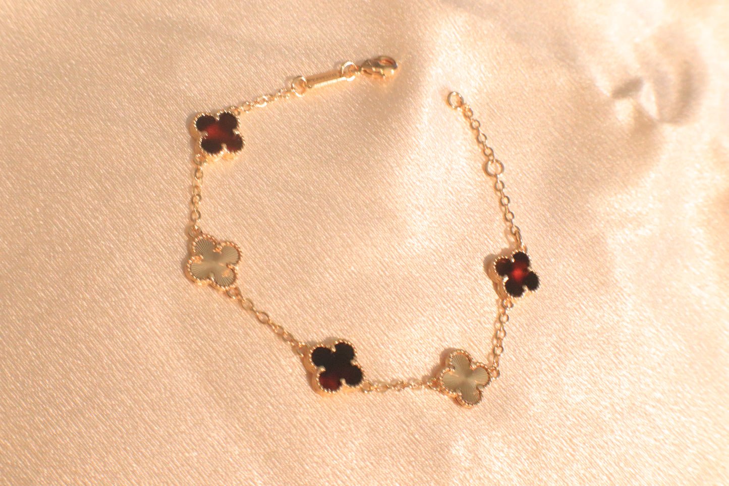 10mm Lucky Blossom Bracelet | 18k Plated Gold | Stainless Steel | Hypoallergenic