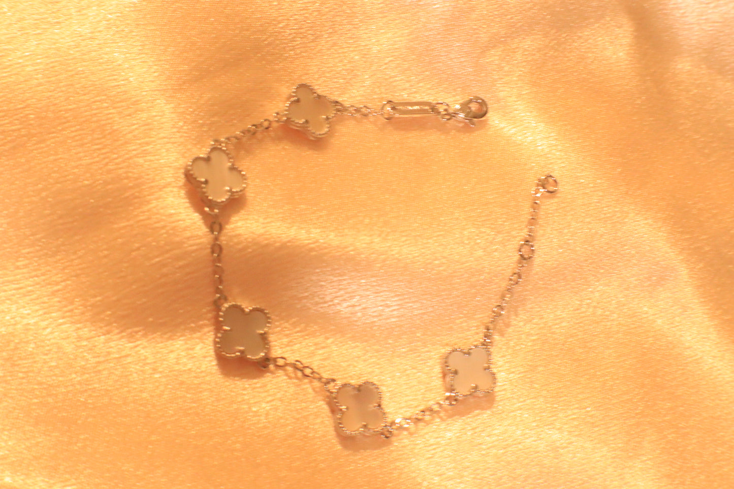 10mm Lucky Blossom Bracelet | 18k Plated Gold | Stainless Steel | Hypoallergenic